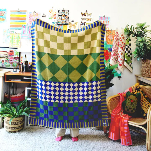 KNIT THROW BLANKET